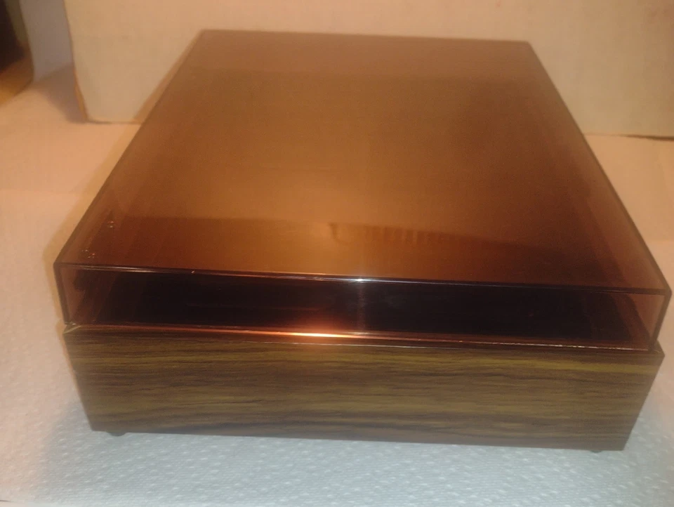 Soporte de almacenamiento de casete vintage de 32 ranuras, madera con tapa de plástico y bisagras de metal Foto 4 de 4