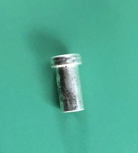 CONECTOR ENCHUFE ELÉCTRICO AMP 225392-2 CRIMPADO TIPO ORO Y PLATA Foto 4 de 4