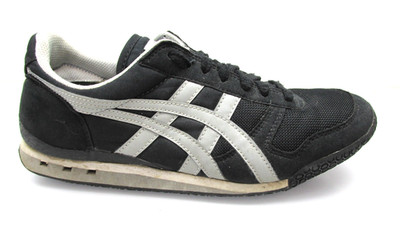 Onitsuka Tiger Ultimate 81 Sneakers Black White HN201 Men's 7.5