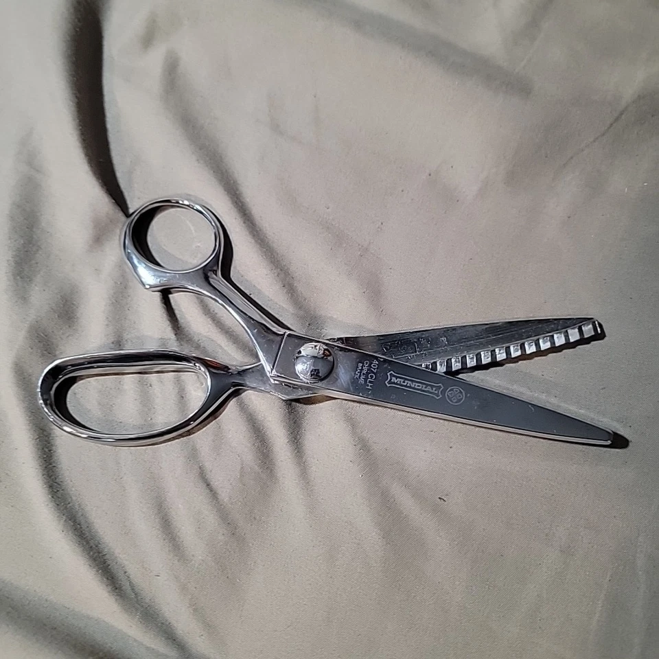 Vintage Mundial Pinking Fabric Scissors  Made in Brazil 407 CLH Chrome - Image 2 of 4