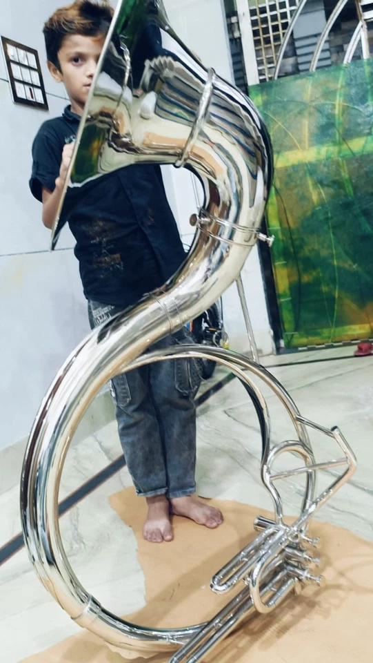 Sousafón Tuba Cuerno 22 Pulgadas Campana Cromo Pulido Envío Gratis Sin Derechos de Importación Foto 4 de 4