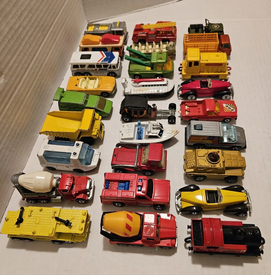 Lote de 75 coches vintage Hot Wheels Matchbox años 70 + estuche colección fundido a presión Foto 4 de 4