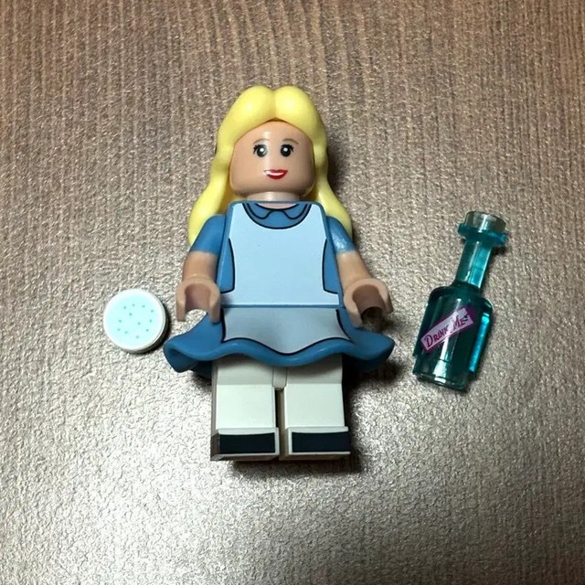 Disney Alice in Wonderland LEGO Brick Set