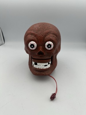 Vtg Gemmy C&F Co Scary Skull / Pop Out Eyes & Teeth / 5 Sayings Sound Activated