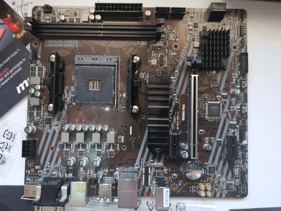 Placa base MSI B550M PRO Micro-ATX Socket AM4 4k displayport - Imagen 2 de 4