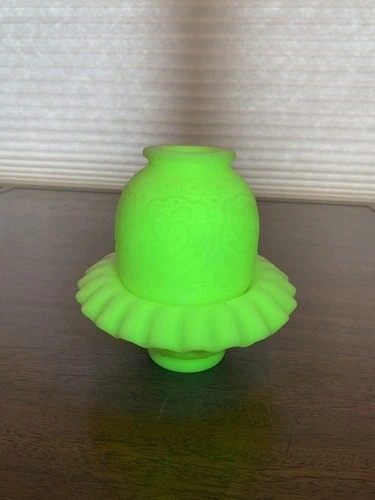 VTG UV REACTIVE FENTON Yellow Satin Persian Medallion Fairy Lamp 5.5"H