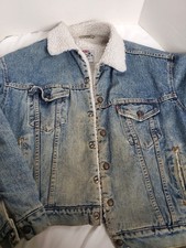 Levi's trucker-Faux Sherpa lined jacket-Made in USA-see all pictures-snap close