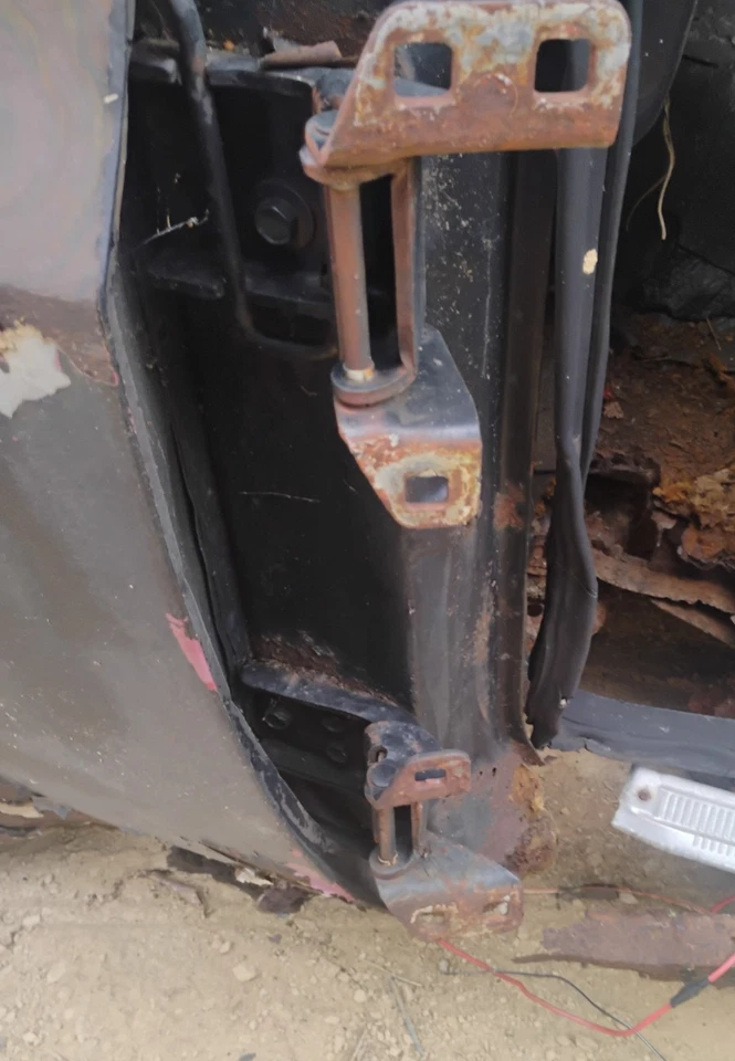 OEM Used 73-87 Chevy GMC C10 K5 Squarebody Driver LH Door Hinge Set - Image 3 of 4