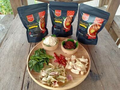 Tom Yum Set (Thai Food)hot and sour soup 