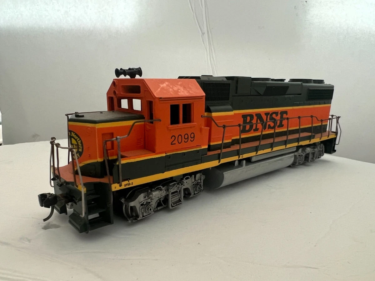 BNSF Railway HO Diesel Locomotive Model Railroad Locomotives with