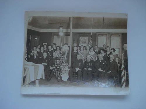 DAHLGREN POST GAR PHOTO WITH CANNON TABLE AND SANTA CLAUS