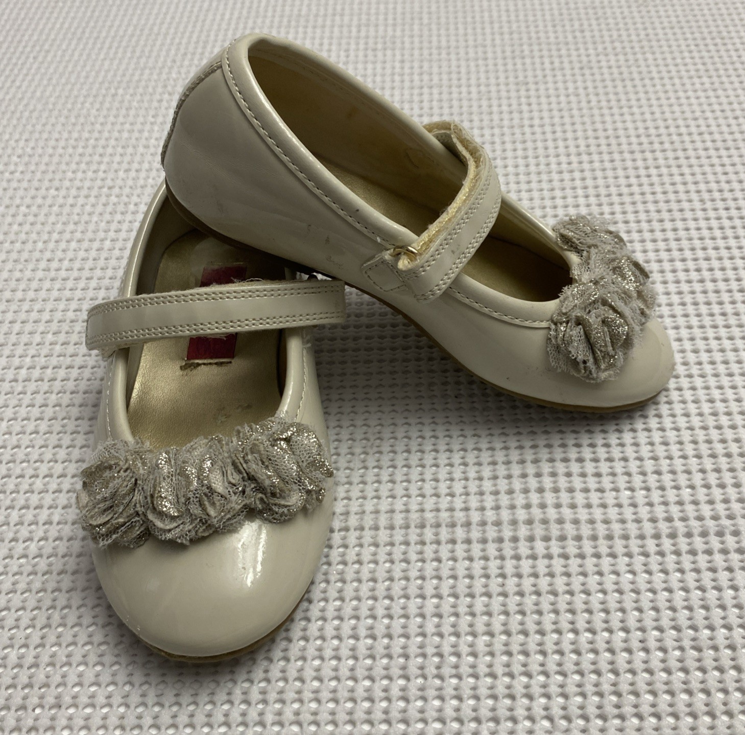 Size 9 Lil Paula Cream Gold Ruffle Dressy Strap