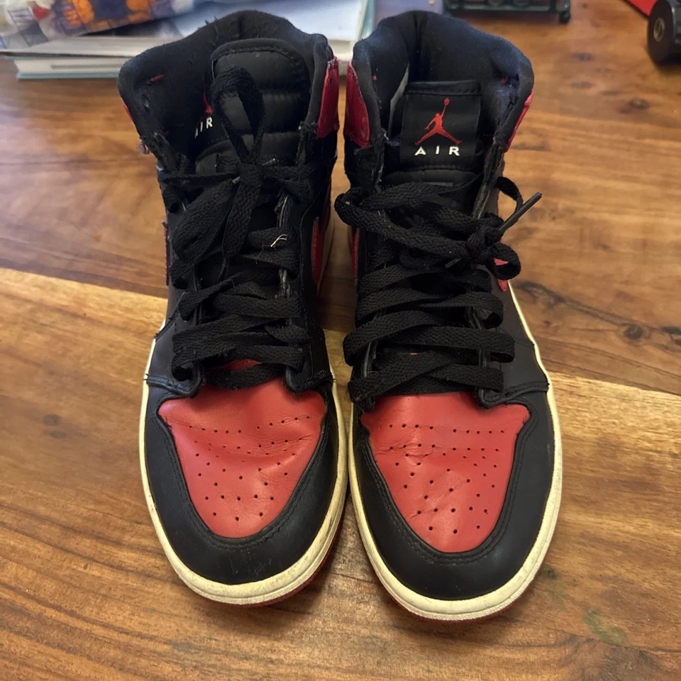 Air Jordan 1 correa alta Bred #342132-061 con caja original talla 7,5 40,5 Foto 3 de 4