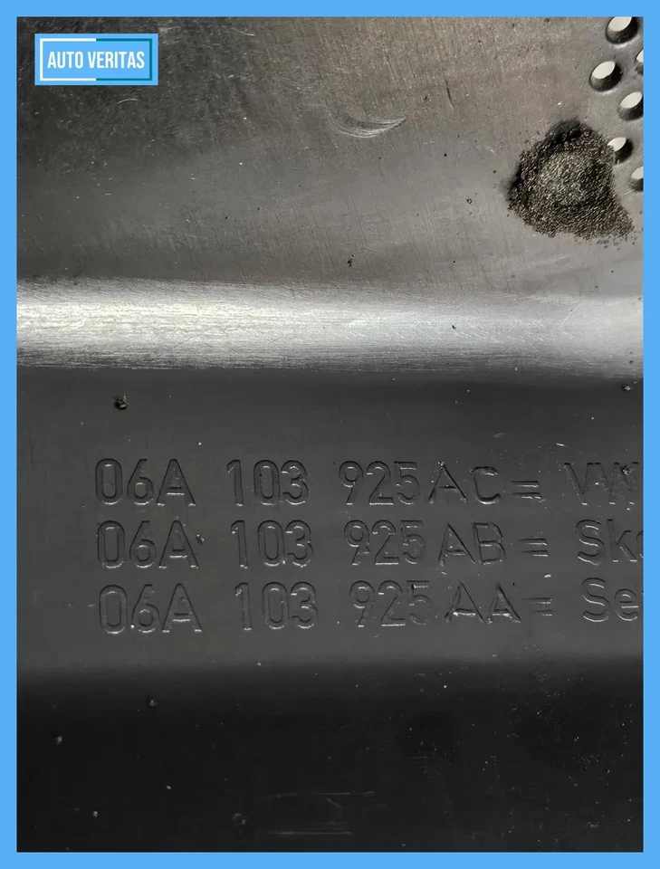 Original engine cover VW GOLF 4 1.6 petrol 07-1998 06A103925AC - Image 3 of 3