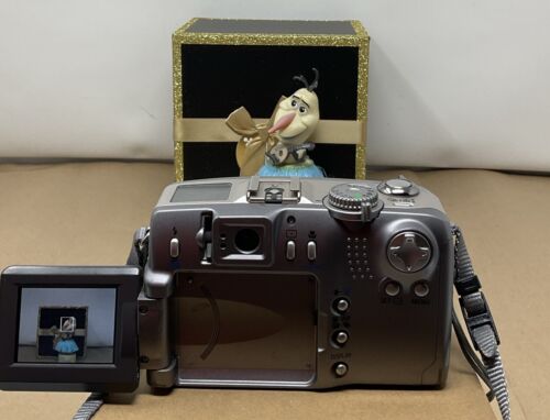 Canon PowerShot G2 Digital Camera 4.0MP W/ Battery And Charger