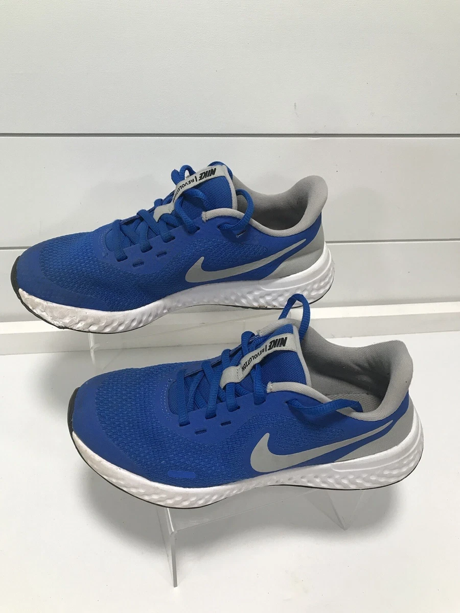 Grade school top nike revolution