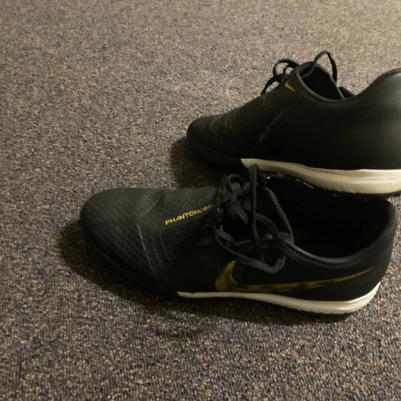 nike indoor soccer shoes australia