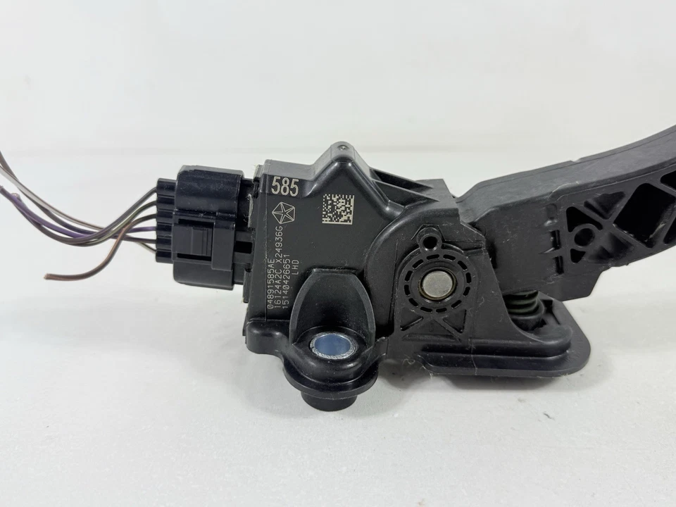 2007–2017 Jeep Patriot Compass conjunto eletrônico de sensor de pedal de gás 04891585AE - Imagem 4 de 4