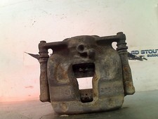 BREMSSATTEL LINKS VORNE Mercedes-Benz CLA Shooting Brake (117.9) 2015 295x28