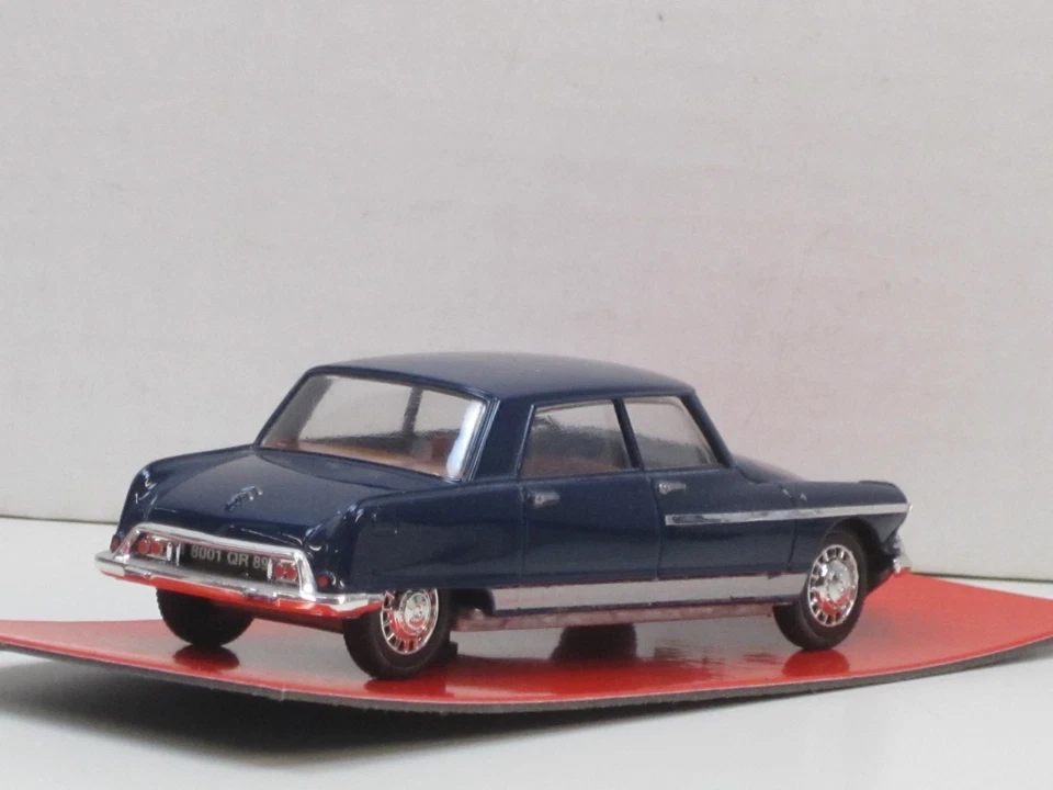 Citroen DS 19 Berline Majesty 1965 in dunkelblau Box Norev Ligne Noire 1:43 - Bild 2 von 4