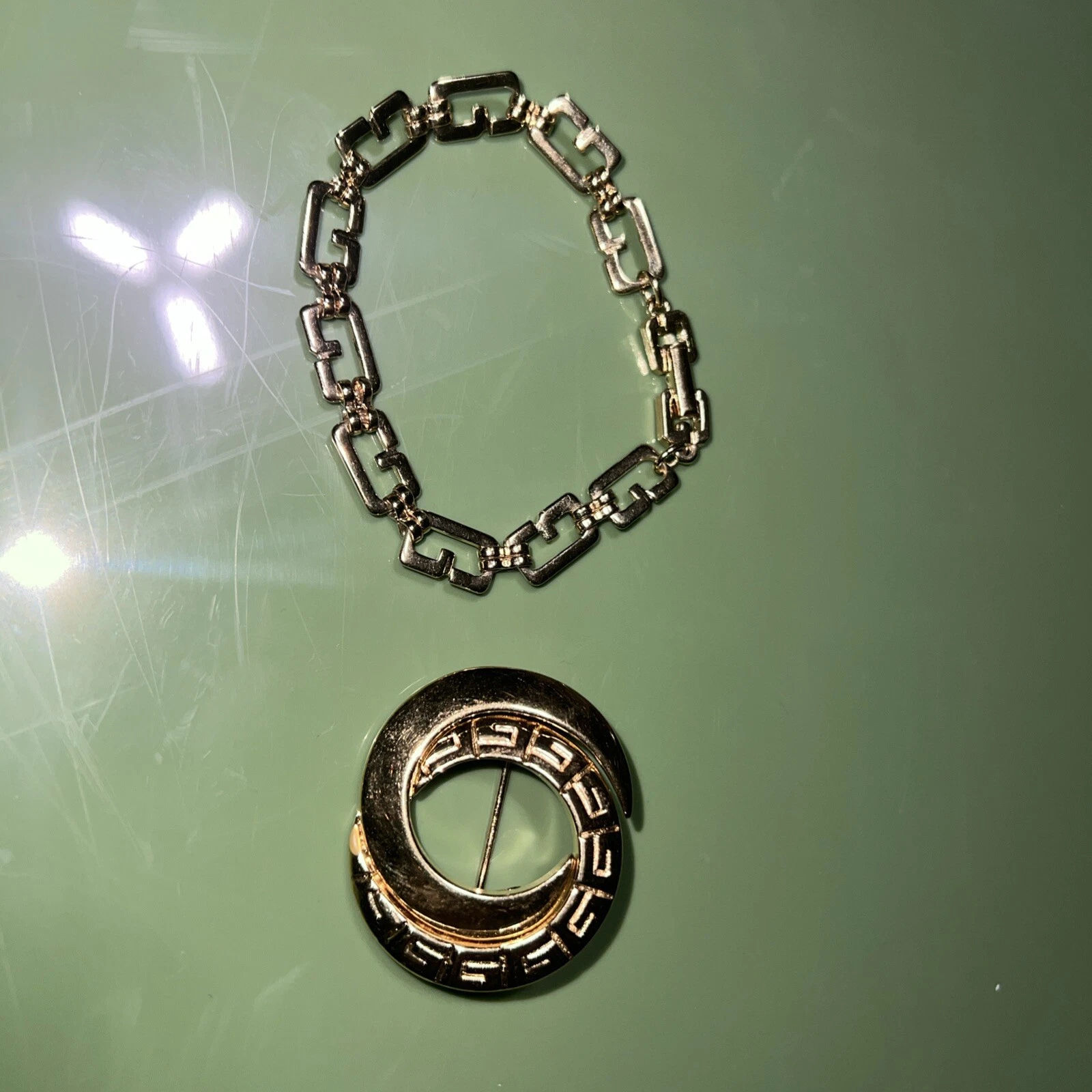 GIVENCHY BRACCIALE VINTAGE GIVECHY G CATENA MAGLIA LOGO TONO ORO CON SPILLA ABBINATA ENTRAMBI FIRMATI