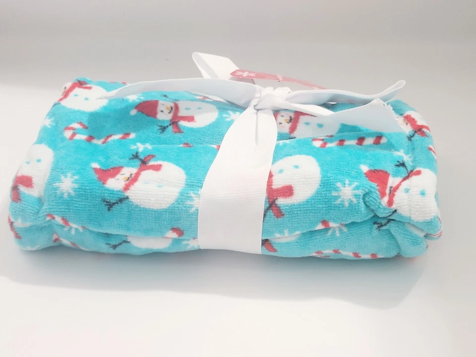 Paquete de tela de costura y artesanía precortada Create It 18"x30", gnomos navideños, Foto 4 de 4