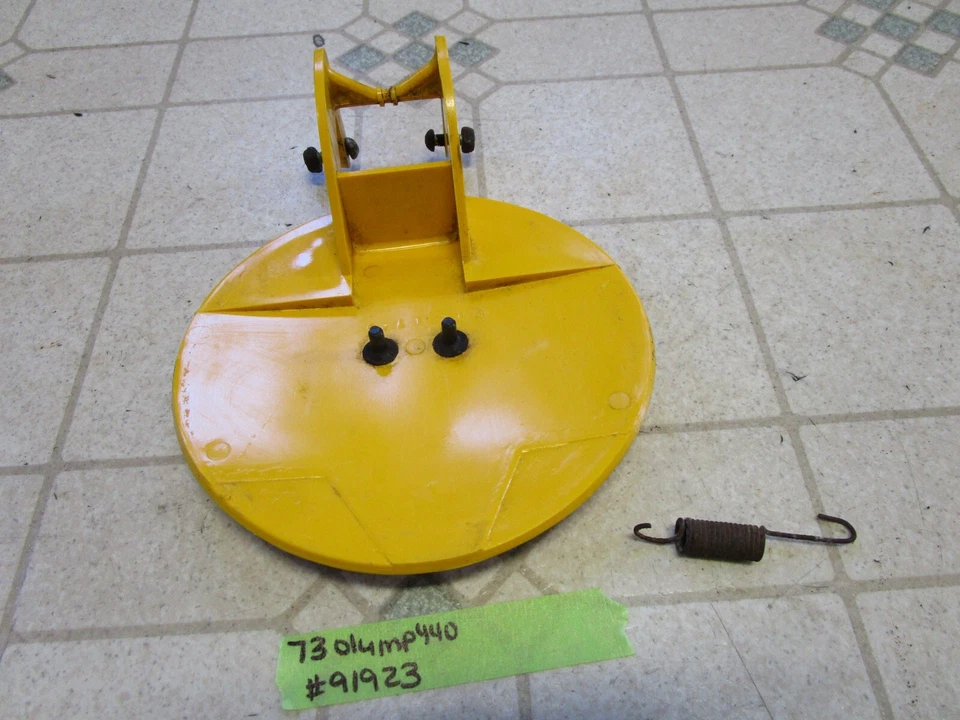 Capucha de moto de nieve vintage 73 Ski Doo Olympique 440 tapa de combustible puerta olímpica Foto 4 de 4