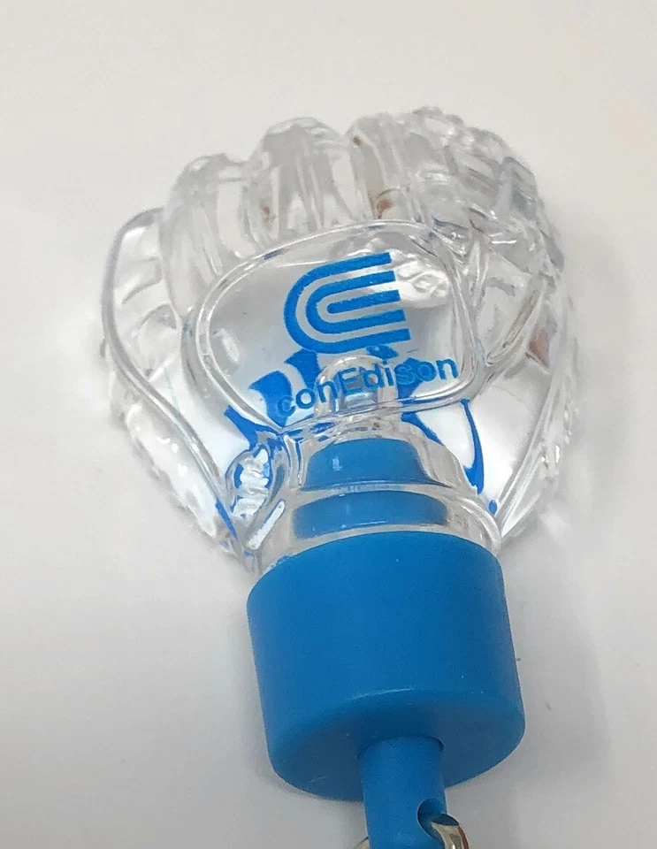 Vintage New York Yankees SGA Con Edison Glove Key Chain (Non-Working Light) - Image 4 of 4