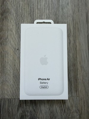 Apple iPhone Air MagSafe Battery (MGPG4ZM/A)