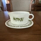VTG 1970s PYREX Spring Blossom Green Daisies Gravy Boat W/Plate USA Made Retro