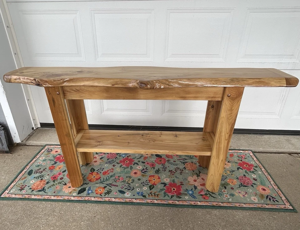 Mesa de entrada sofá grueso borde vivo 56"x16" acabado natural cedro blanco norte SB1 Foto 3 de 4