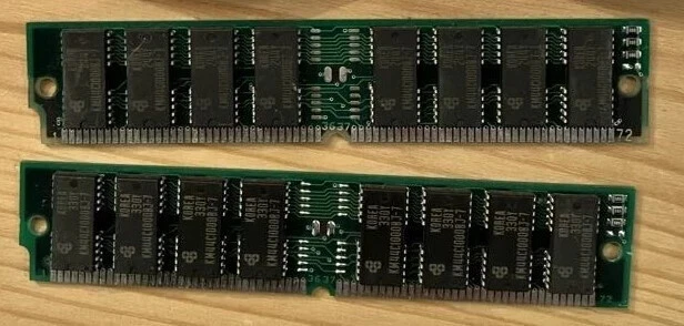 2X Samsung KMM5321000BV-7 – 1MB x 16-bit FPM DRAM Module - Vintage Memory - Image 2 of 2