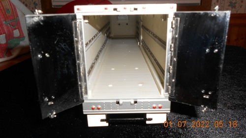 Franklin Mint 379 Peterbilt The Ultimate Big Rig Refrigerated Trailer 1/32 Scale - Picture 7 of 11