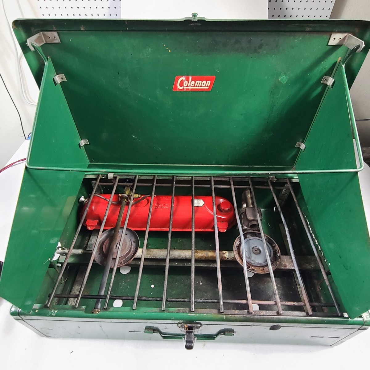 Vintage Coleman 413E 2Brnr Camp Stove w/ Original Instructions