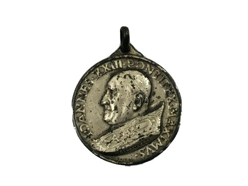 Pope John XXIII Medal Fob Charm Religious Vintage Savelli Roma Holy Family Rough - Picture 3 of 12