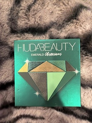 HUDA BEAUTY  OBSESSIONS  : VINTAGE 9-COLOR EYESHADOW PALETTE Color :  Emerald 
