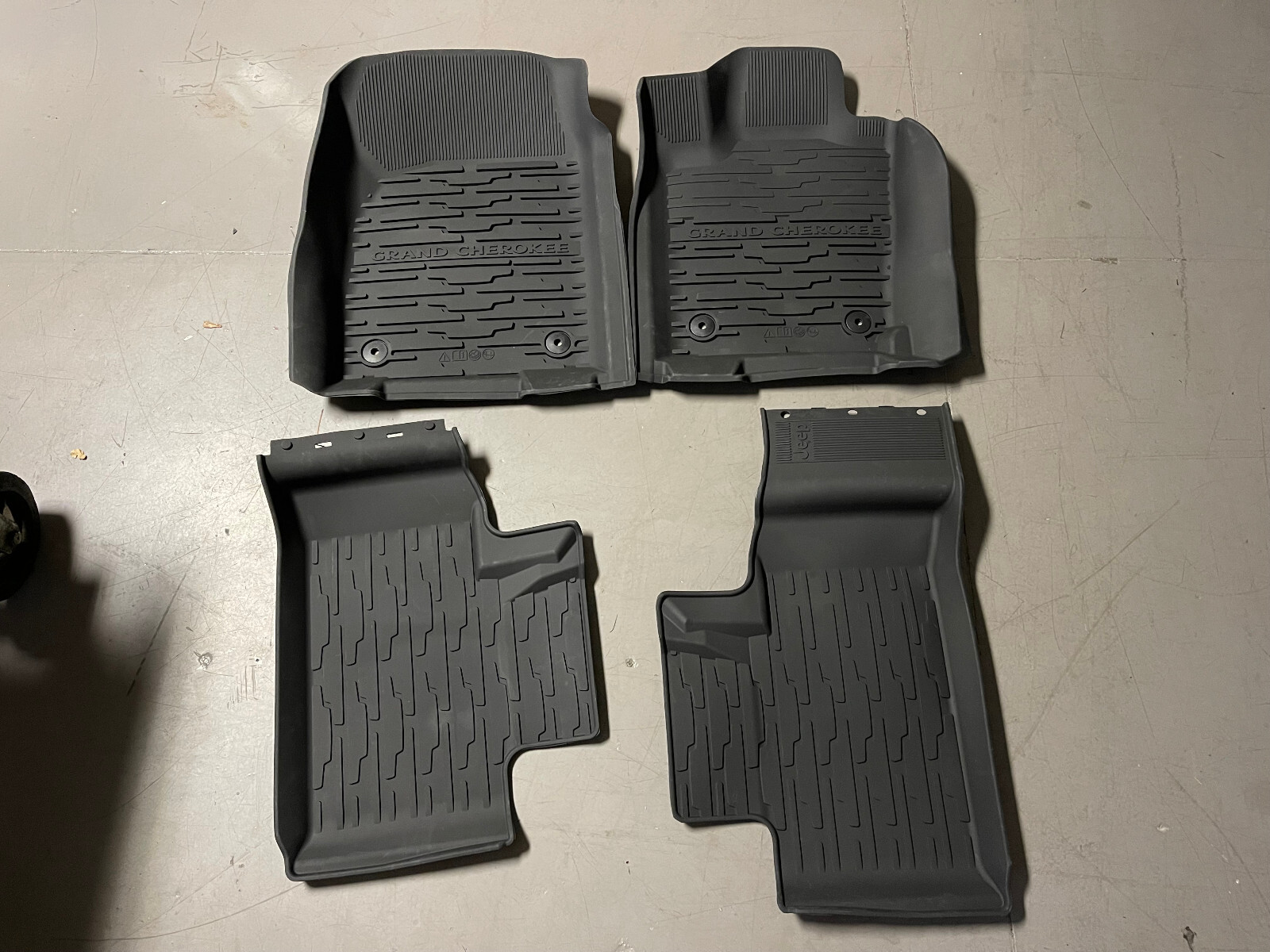 Jeep Grand Cherokee WK All Weather Mats Slush 82215577AC Mopar OEM 2016