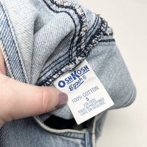 VTG Oshkosh B’Gosh Girls Sz 5 Overalls Denim Pocket Flower Patch Shorts Shortall - Picture 7 of 8