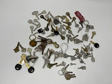 Lot of over 90 vtg keys. Auto house lock padlock car truck luggage, camper, 2lbs