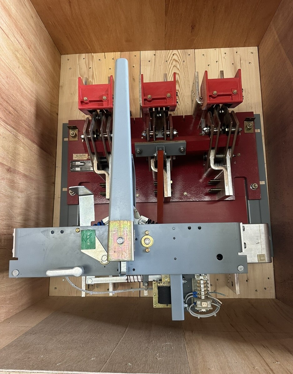 SQUARE D BP34400 4000 Amp 120 V Shunt Trip Reconditioned