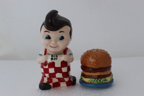 RARE - Frisch's Restaurants Big Boy ceramic salt & pepper set - Picture 5 of 8