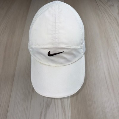 Nike Feather Light Mens White Classic Logo Breathable Comfort Baseball Hat Cap
