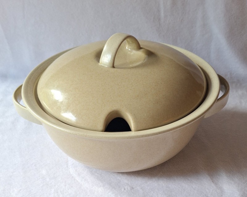 Mikasa Stone Craft Sand Piper Covered Serving Dish Soup Tureen - Round - CF404