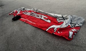 Best Waroo 12m, Kitesurfing Kite & Travel Bag