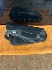 Vintage Black Leather Don Hume H702 No. 7  4” RH Gun Holster Good Used H35