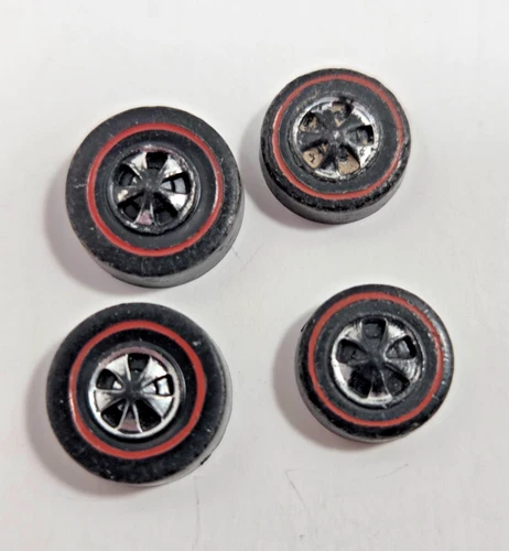 Original Hot Wheels Redline Tires Caps 2 Medium 2 Large from 1969 to 1972