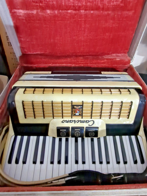 Camerano Accordion Marbled White Creme Black  L954/5 Master Scandalli NICE READ