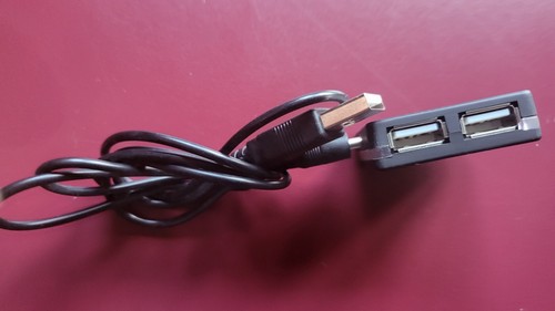 LINKSYS Compact USB 4-Port Hub - Picture 3 of 4