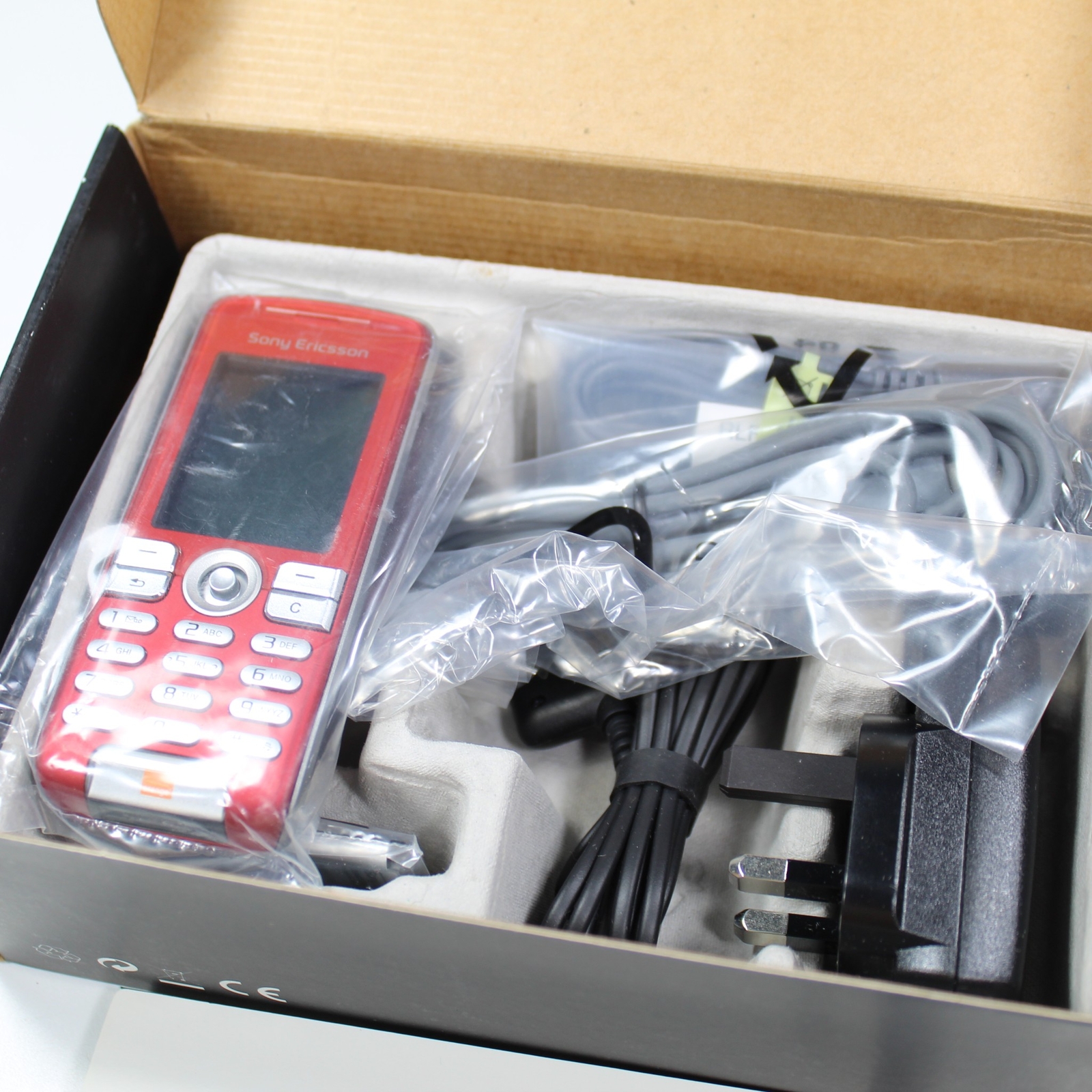  Sony Ericsson K510i (Orange) Cell Phone - Seductive Red, GSM 