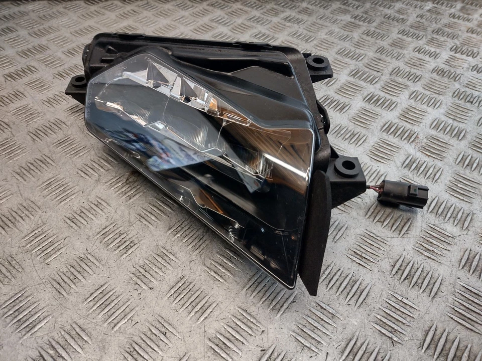 Kawasaki Ninja H2 SX 2018 luz lateral derecha  Foto 2 de 4